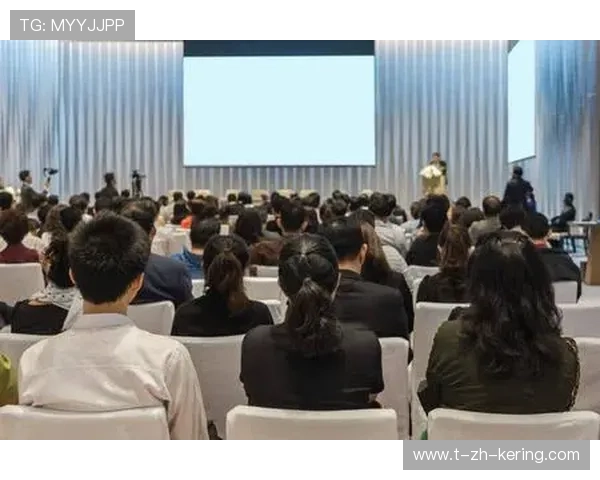 俱乐部神秘投资人现身,看台座位引热议